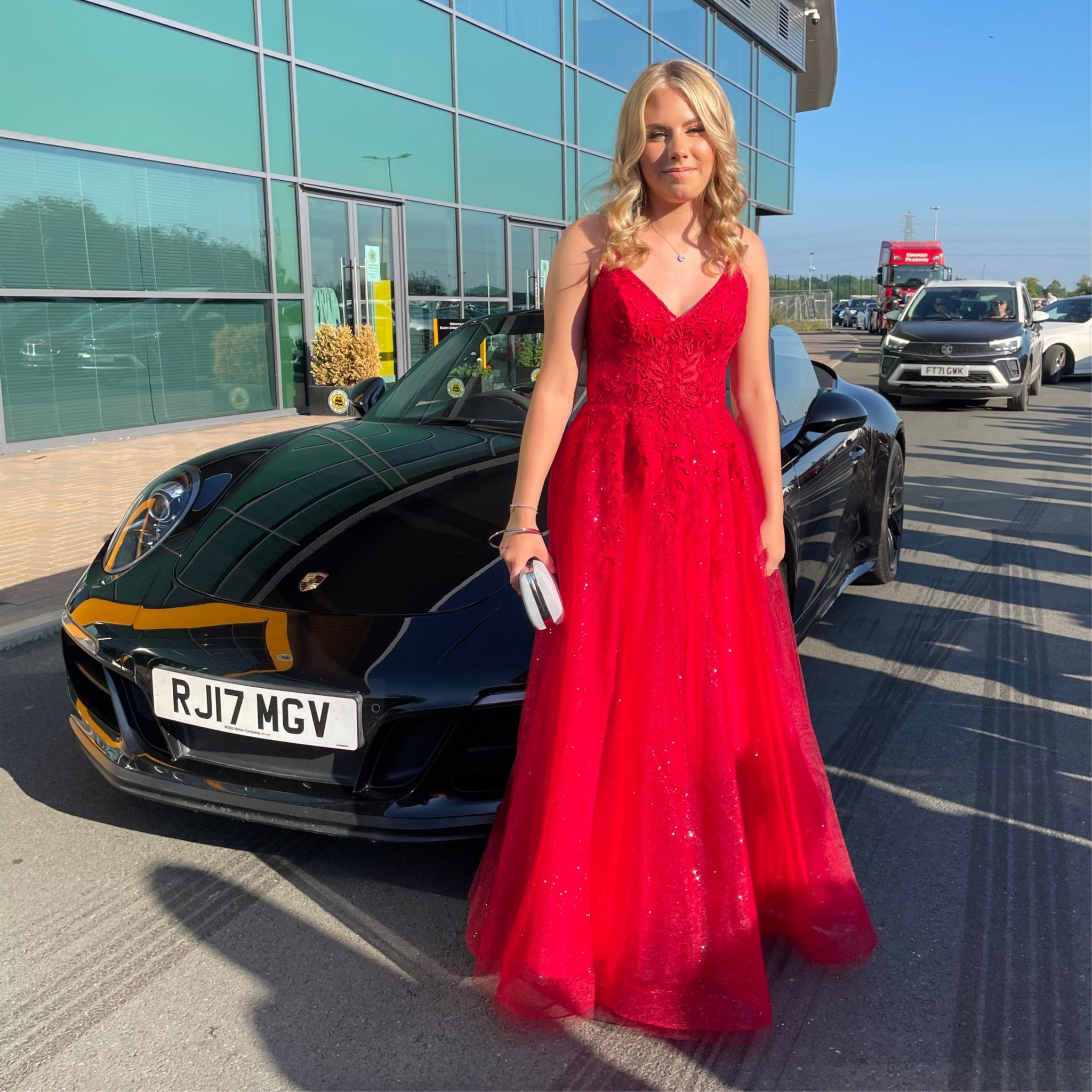 Year 11 celebrate in style at their end of year Prom – Cowley Academy